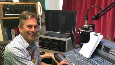 Daniel Elkeles visits Epsom Hospital Radio